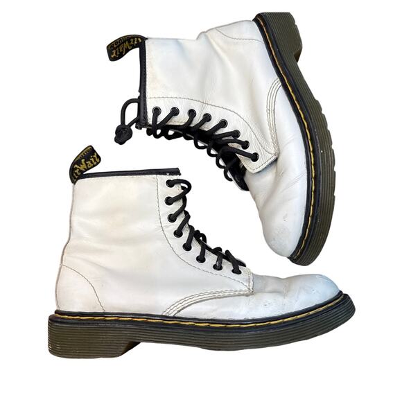 Dr Martens Children’s US size 3 Style 1460J off-white zip and lace - Picture 1 of 7